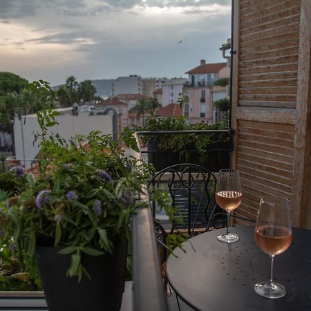 Unique Boutique Hotel Antibes Juan-Les-Pins Экстерьер фото