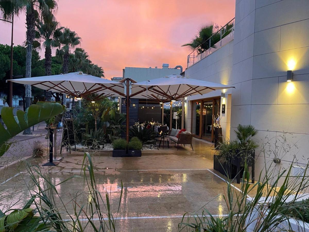 Unique Boutique Hotel Antibes Juan-Les-Pins Экстерьер фото