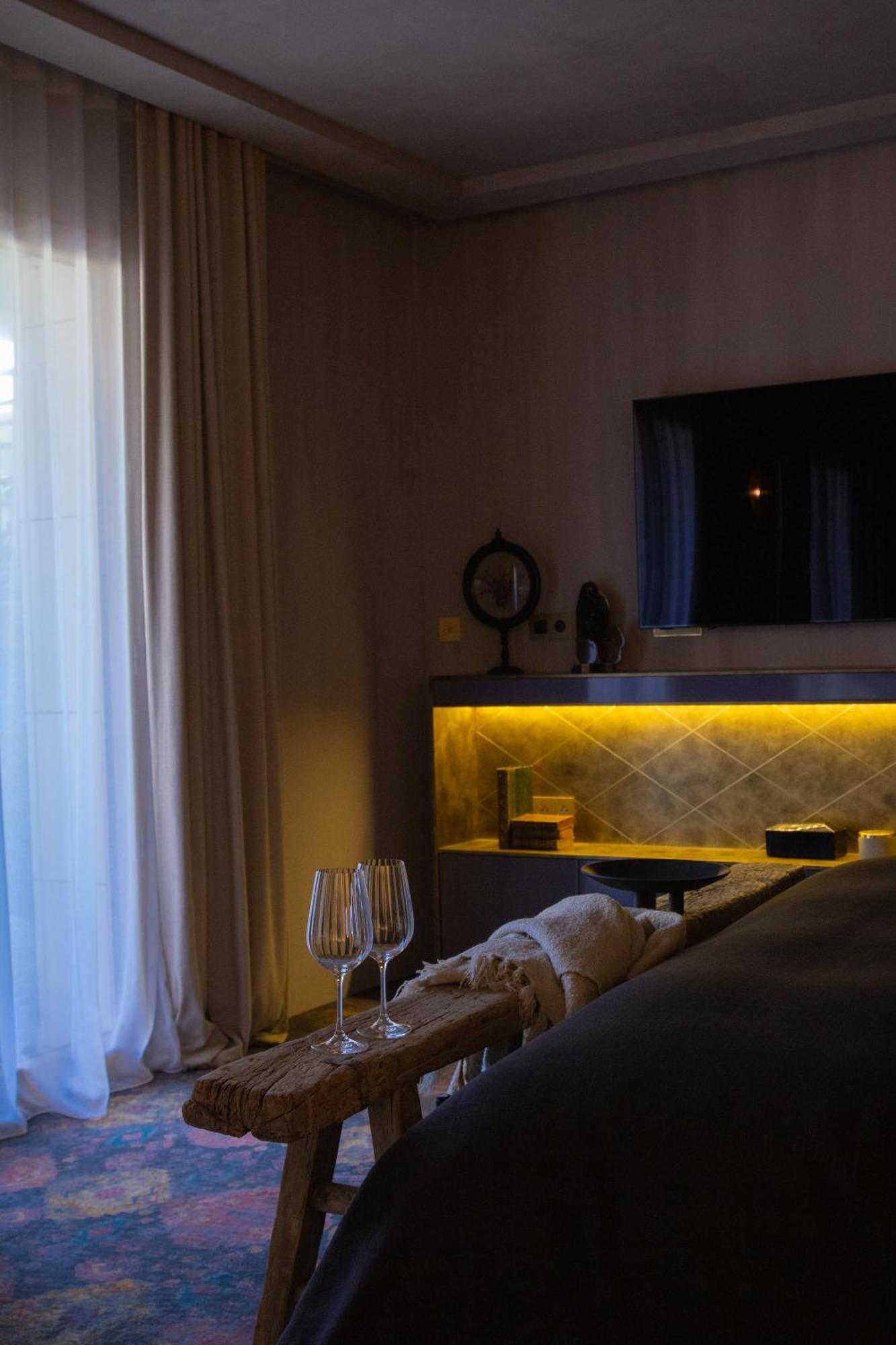 Unique Boutique Hotel Antibes Juan-Les-Pins Экстерьер фото