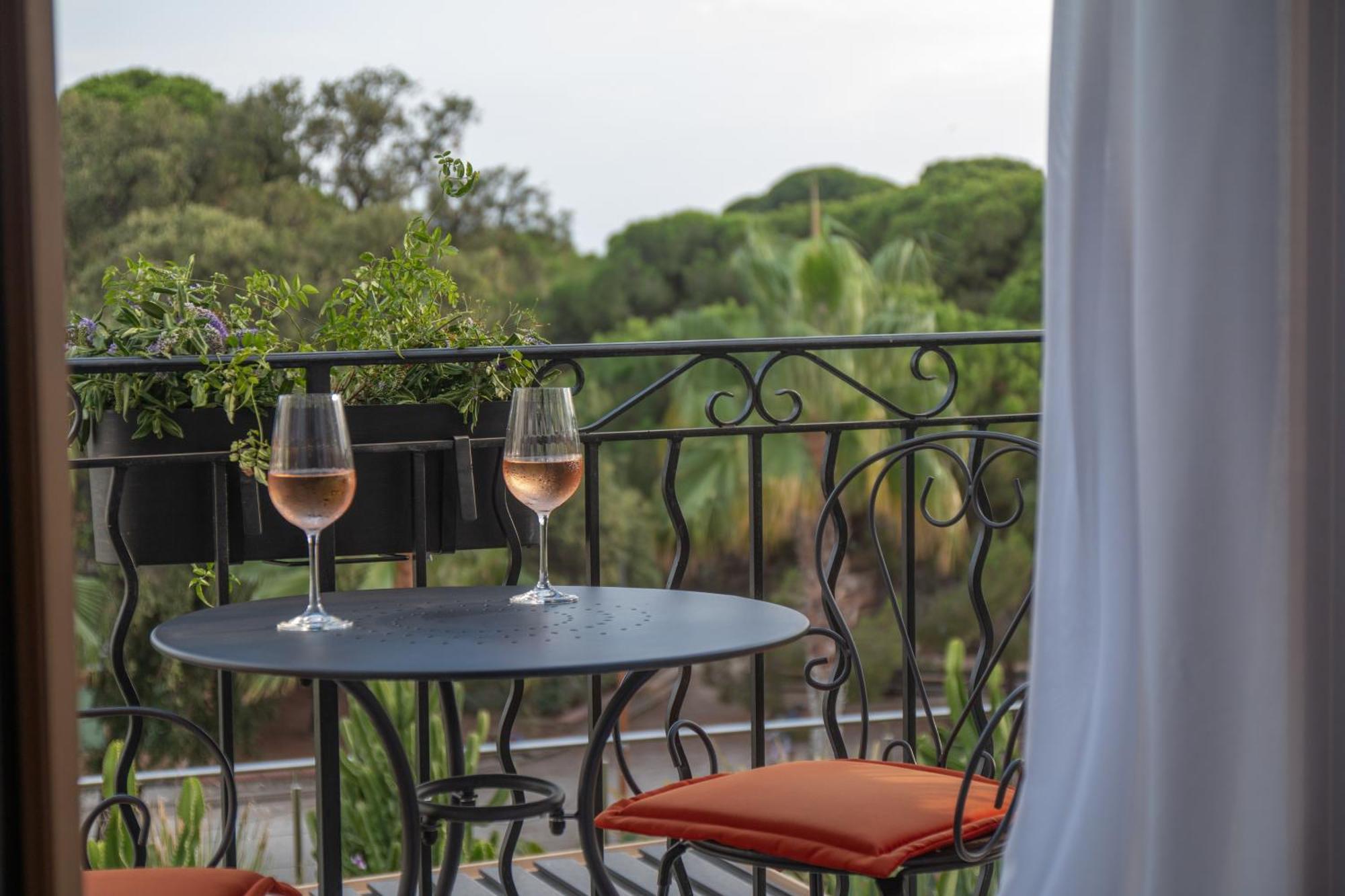 Unique Boutique Hotel Antibes Juan-Les-Pins Экстерьер фото